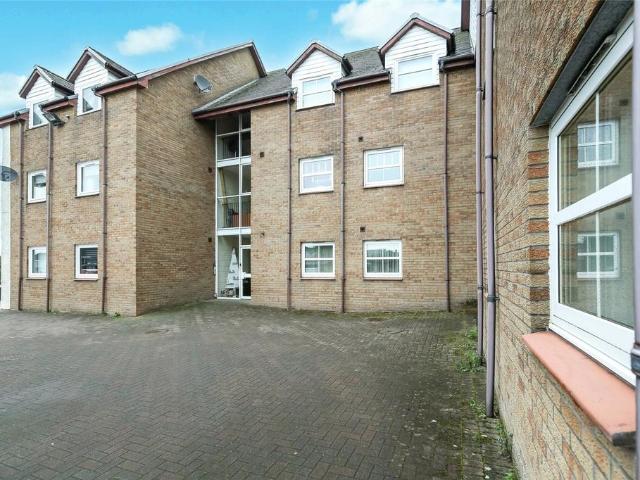 Flat for sale in Dreghorn, Scotland