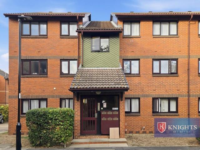 Flat for sale in Carterhatch, Greater London