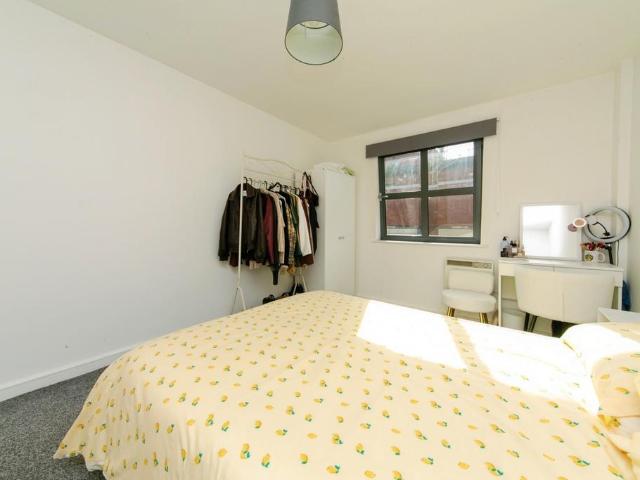 Flat for sale in Ropewalks, Calderstones