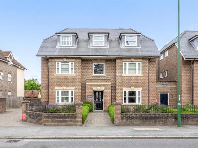 Flat for sale in Perryfields, West Sussex