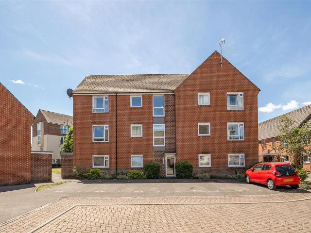 Flat for sale in Devizes, Wiltshire
