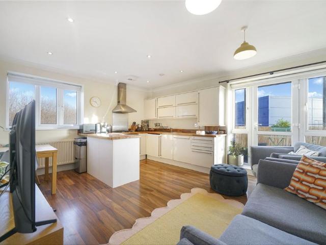 Flat for sale in Anerley, Greater London