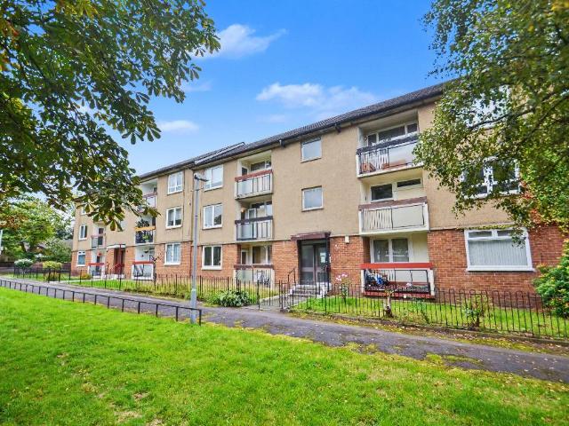 Flat for sale in Dumbreck, Scotland