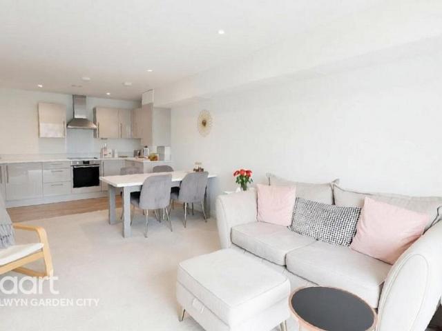 Flat for sale in Welwyn Garden City, Welwyn Hatfield