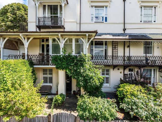 Flat for sale in Broadwater Down, Sandown Park