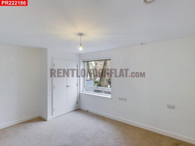 Flat for sale in Bermondsey, Greater London