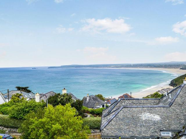 Flat for sale in Penbeagle, Cornwall