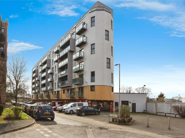 Flat for sale in Brook Street, Bourne Vale