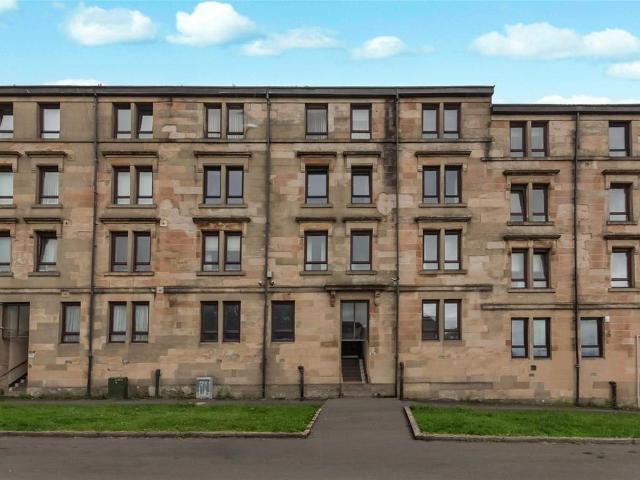 Flat for sale in Dennistoun, Scotland