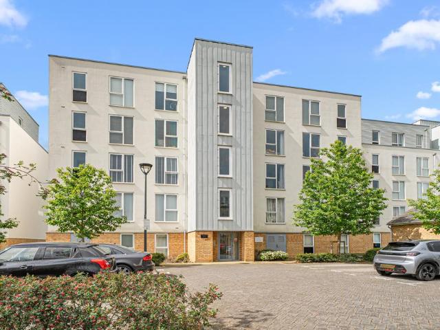 Flat for sale in Bleriot Gate, Runnymede