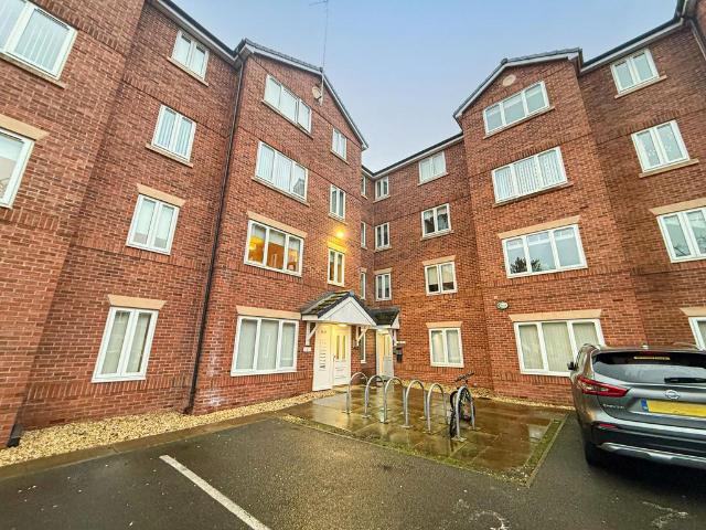 Flat for sale in Calderstones