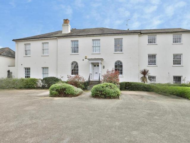 Flat for sale in Purewell, Christchurch