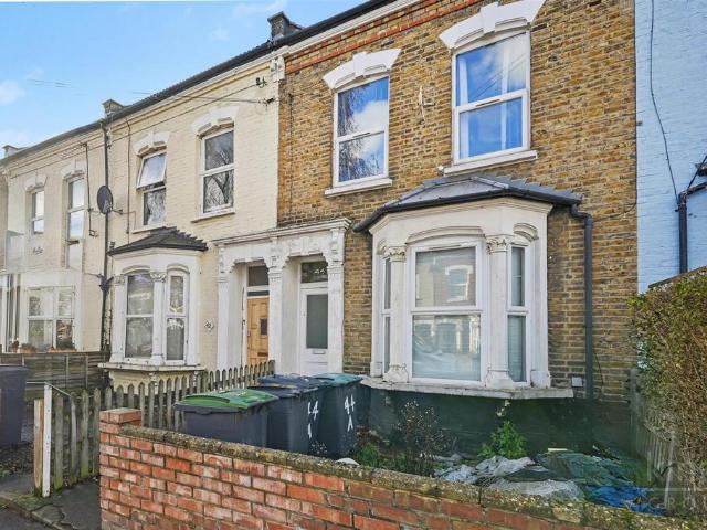 Flat for sale in South Tottenham, Greater London