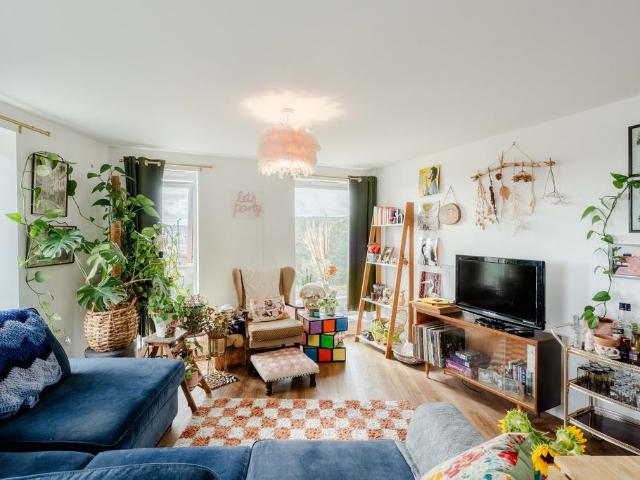 Flat for sale in Feckenham, City Of Bristol