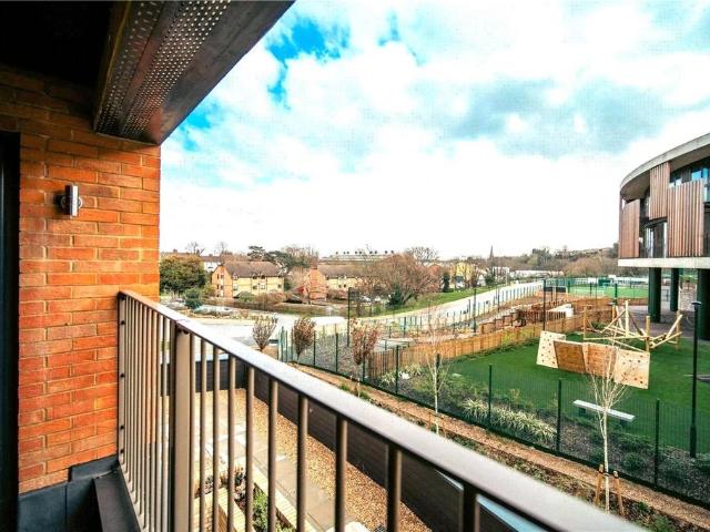 Flat for sale in Northumberland Heath, Greater London