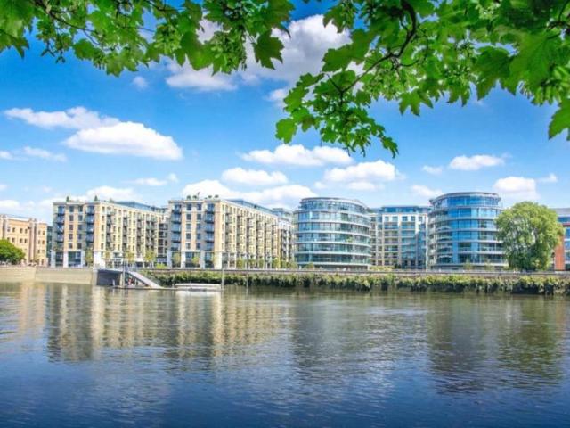 Flat for sale in Fulham Reach, Greater London