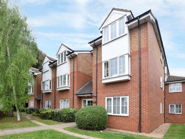Flat for sale in Holywell Estate, North Watford