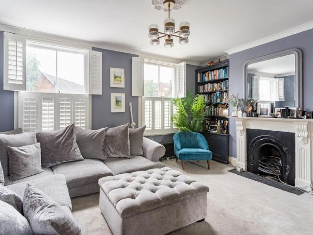 Flat for sale in Barnsbury, Greater London