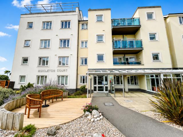Flat for sale in Porthcawl, Nottage