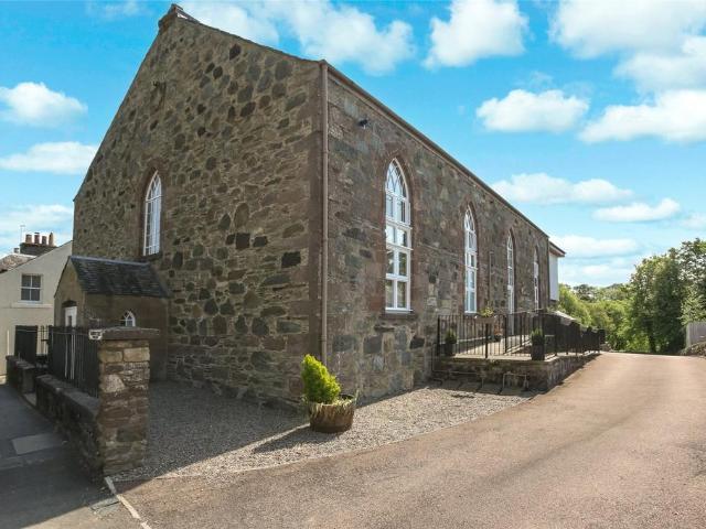 Flat for sale in Comrie, Scotland