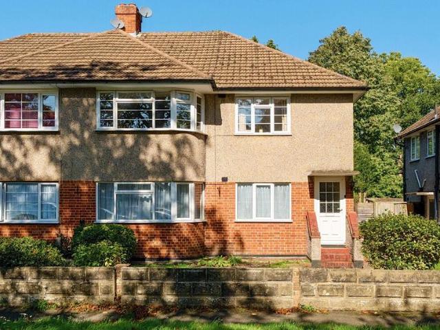 Flat for sale in London Borough of Croydon, Greater London