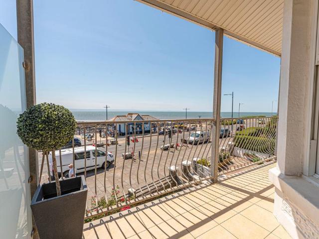 Flat for sale in Porthcawl, Nottage