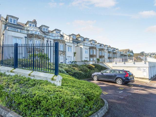 Flat for sale in Penbeagle, Cornwall