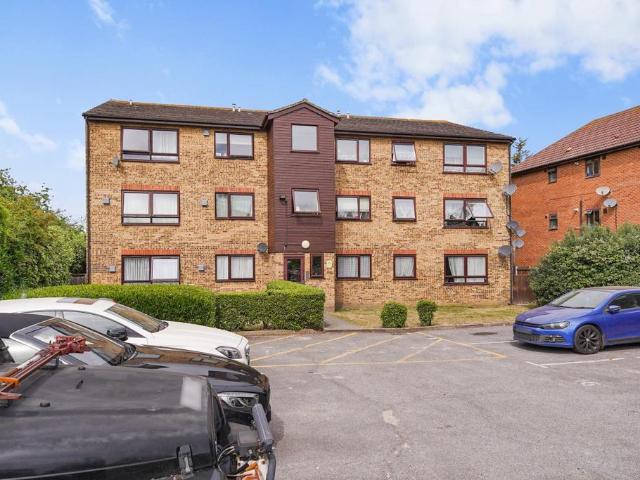 Flat for sale in Chadwell Heath, Isle Of Man