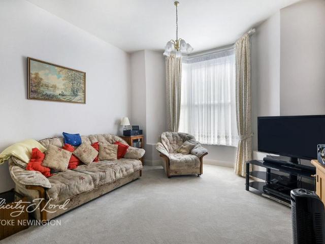 Flat for sale in West Hackney, Greater London