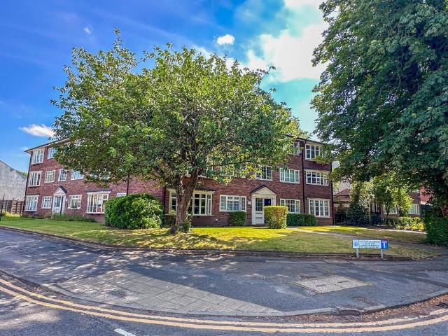 Flat for sale in Heaton Norris, Greater Manchester