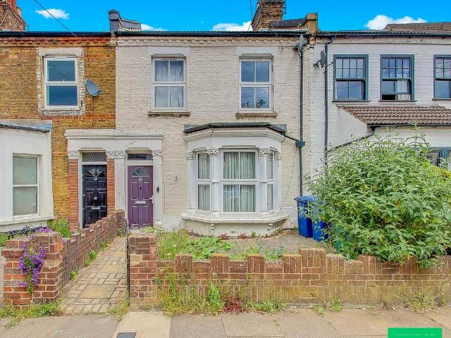 Flat for sale in Finchley, Isle Of Man