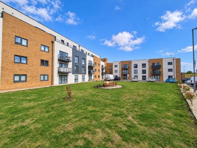 Flat for sale in Slip End, Bedfordshire