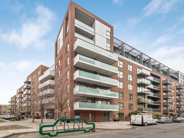 Flat for sale in London Borough of Ealing, Hanwell