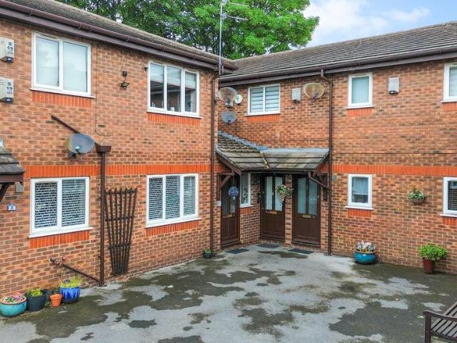Flat for sale in Huyton, Knowsley