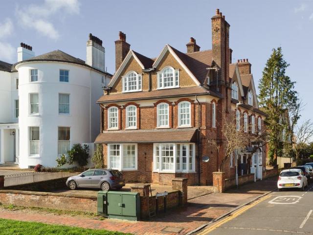 Flat for sale in St James, Sandown Park