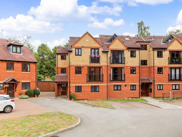 Flat for sale in Barton, Oxford