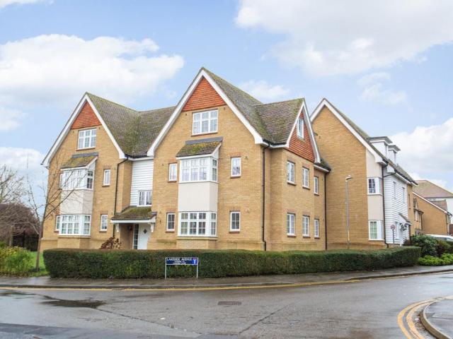Flat for sale in Oad Street, Kent