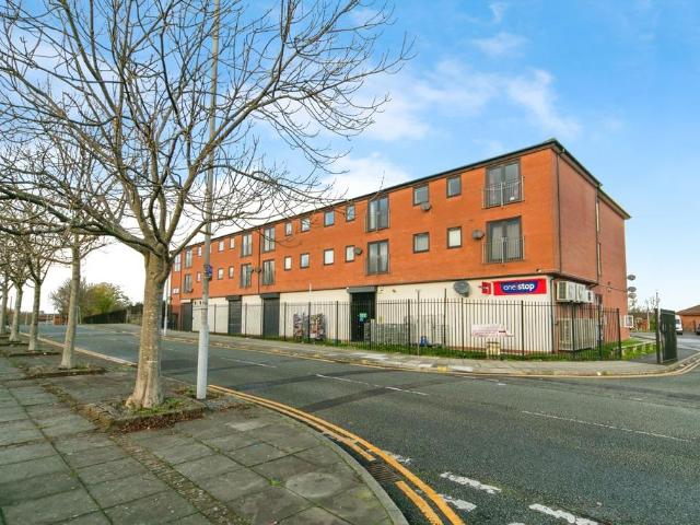 Flat for sale in Calderstones