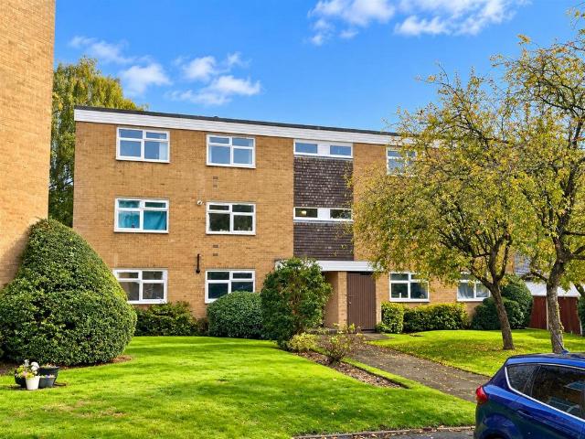 Flat for sale in Walmley, Birmingham