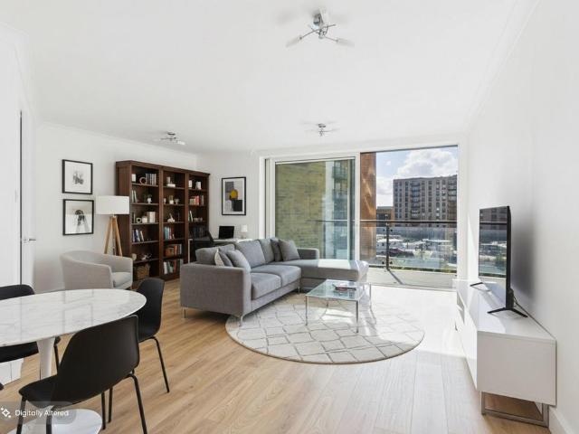 Flat for sale in Boardwalk Place, Greater London