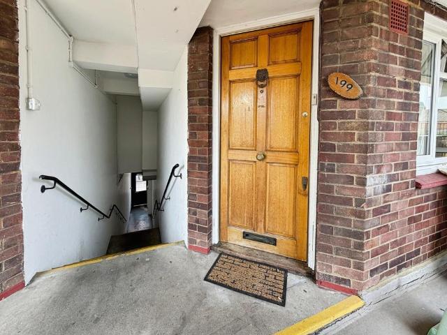 Flat for sale in Blendon, Greater London