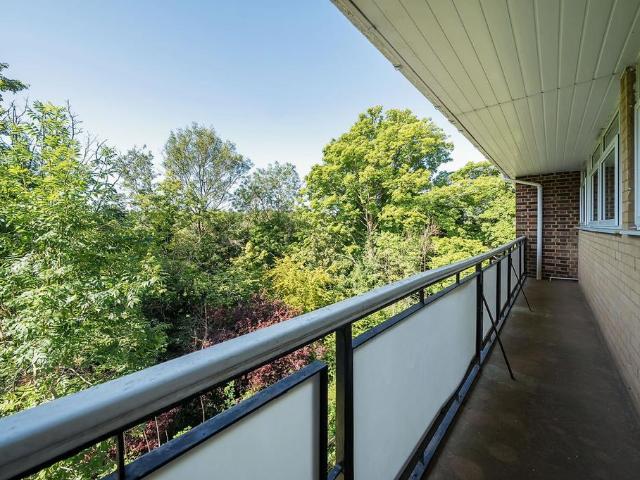 Flat for sale in Hillview, Surrey