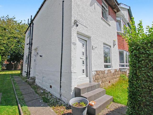 Flat for sale in Cardonald, Scotland