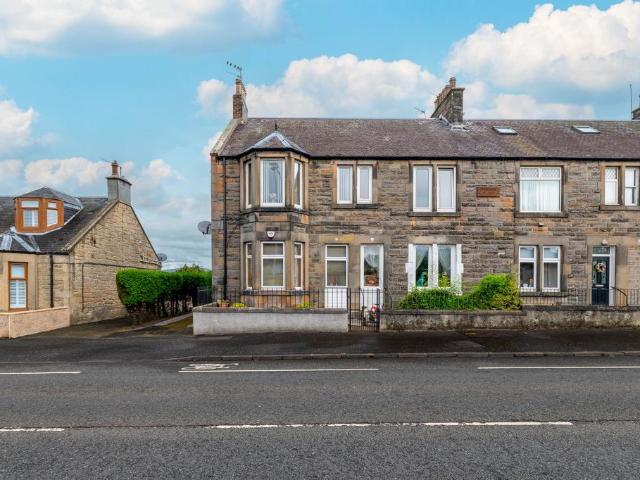 Flat for sale in Broxburn, Scotland
