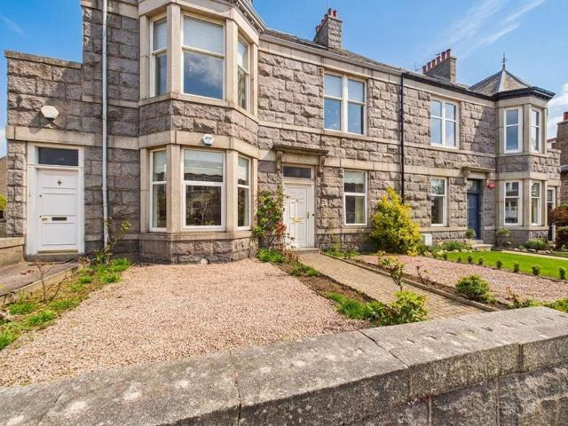 Flat for sale in West End, Ballindoch