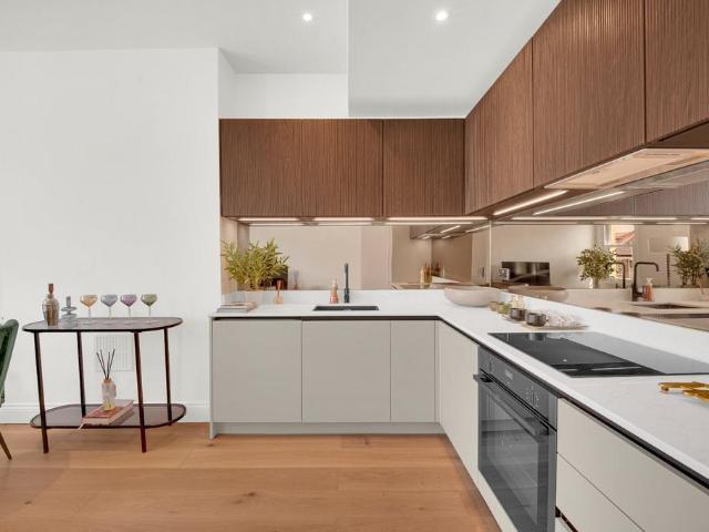 Flat for sale in Wandsworth, Greater London