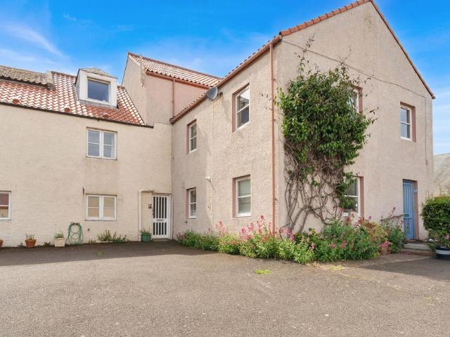 Flat for sale in Dunbar, Scotland