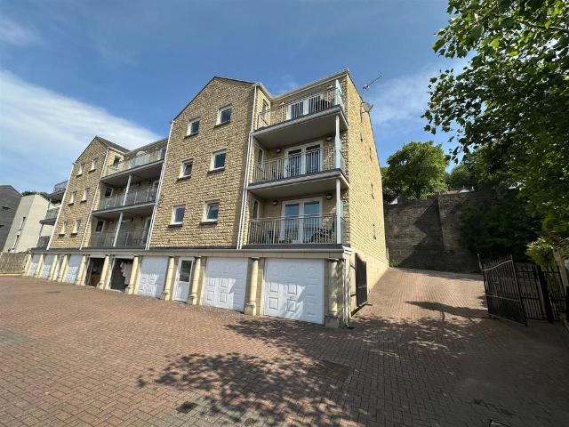 Flat for sale in Pye Nest, Sowerby Bridge