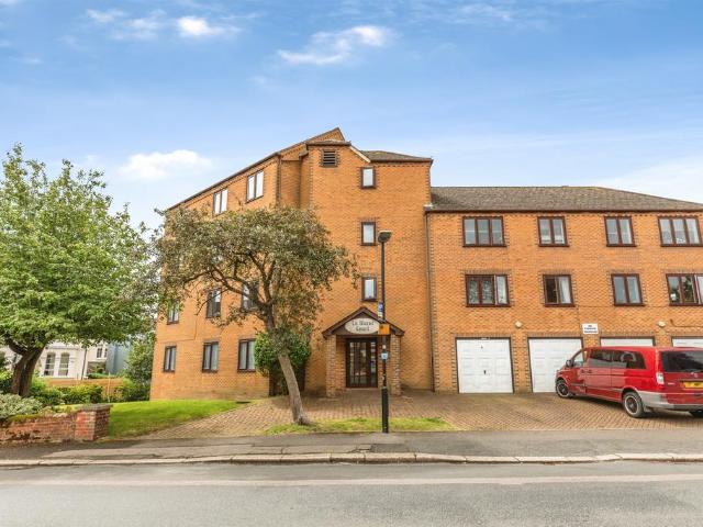 Flat for sale in Blacklands, Guestling Green