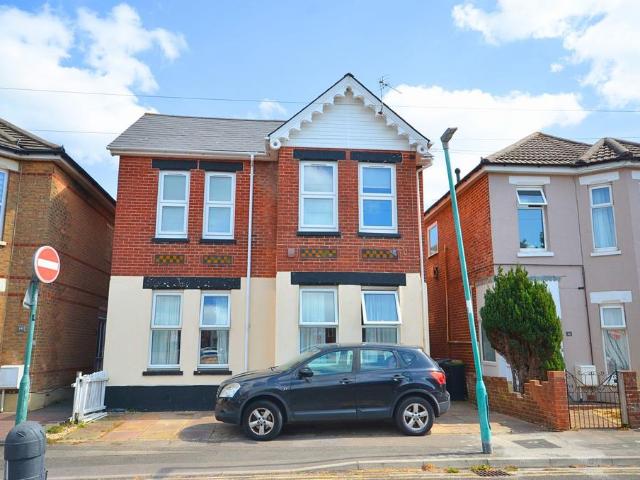 Flat for sale in Boscombe, Bournemouth